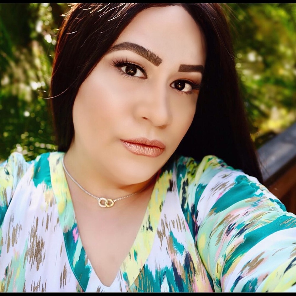 Meet your Posher, Iliana